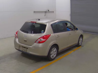 NISSAN TIIDA