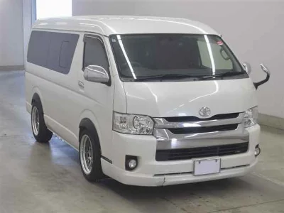 TOYOTA HIACE
