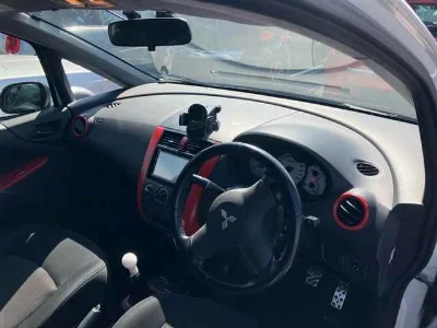 MITSUBISHI COLT