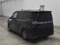 Цена авто Toyota Voxy с аукционов Японии, номер кузова MZRA90W, пробег 15 000, оценка 6