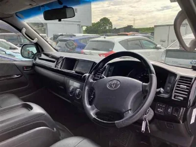 TOYOTA HIACE
