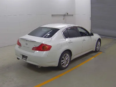 NISSAN SKYLINE
