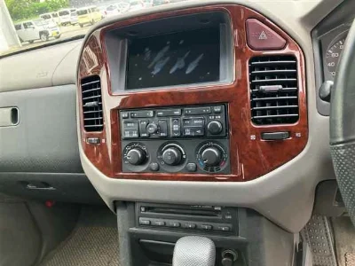 MITSUBISHI PAJERO