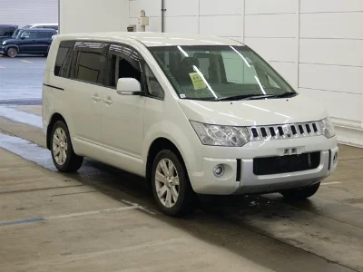 MITSUBISHI DELICA D5