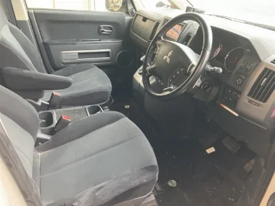 MITSUBISHI DELICA D5