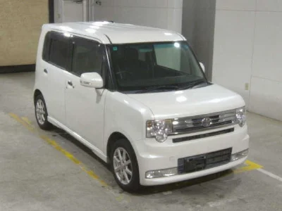 TOYOTA PIXIS SPACE