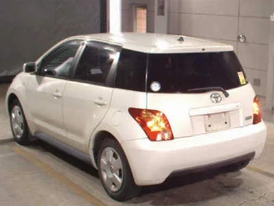 TOYOTA IST