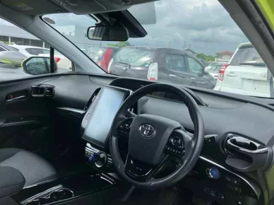 TOYOTA PRIUS PHV