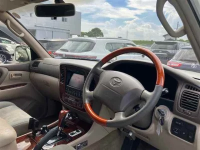TOYOTA LAND CRUISER