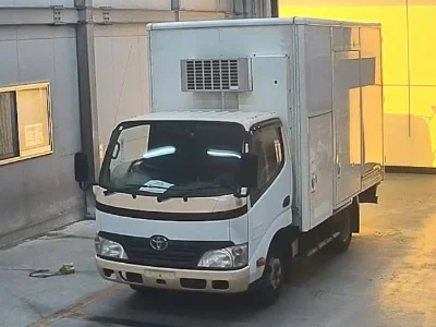 TOYOTA DYNA