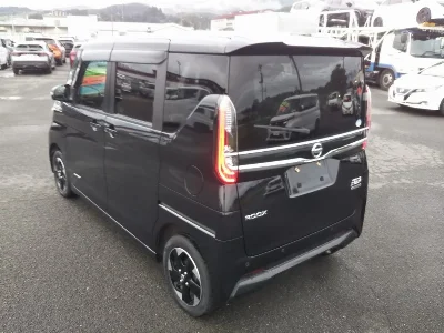 NISSAN ROOX
