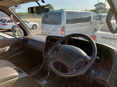 TOYOTA HIACE