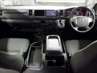 TOYOTA HIACE
