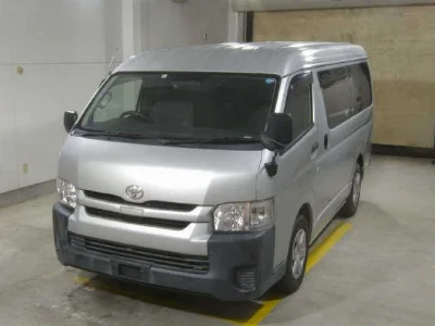TOYOTA HIACE
