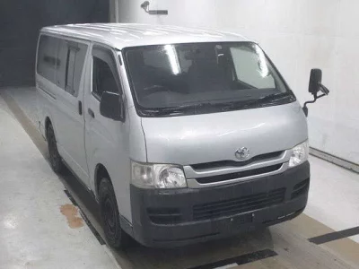 TOYOTA HIACE VAN