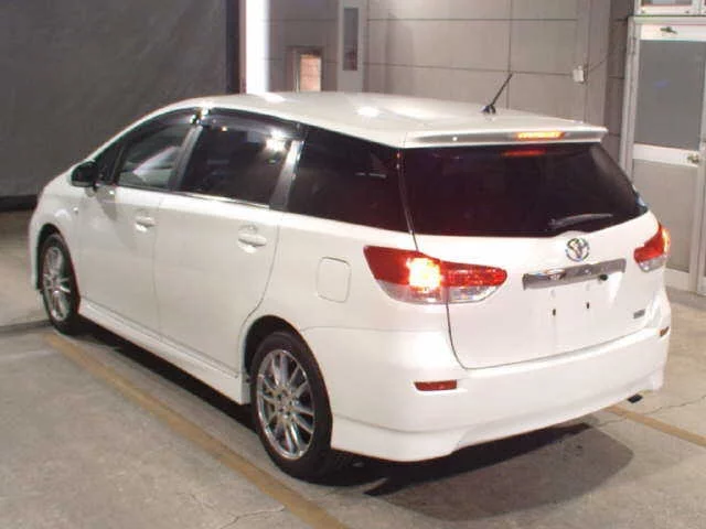 Toyota Wish 1.8X HID Selection, миниатюра 2
