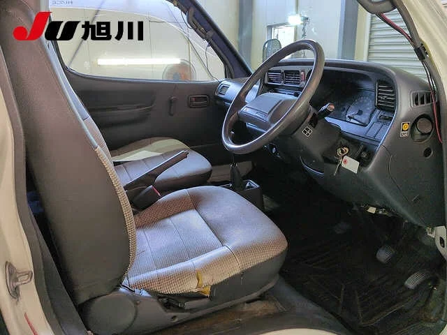 Toyota HiAce Van  с аукциона в Японии