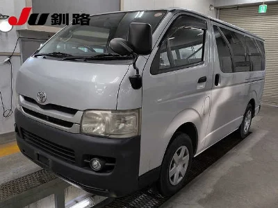 TOYOTA REGIUS VAN