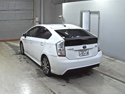 TOYOTA PRIUS