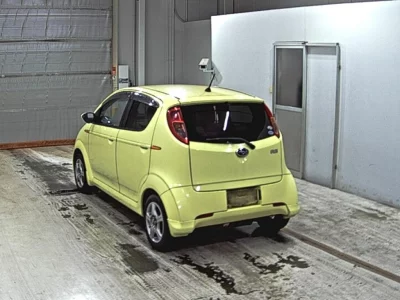 SUBARU R2