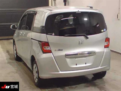 HONDA FREED SPIKE
