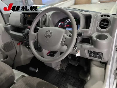 NISSAN CLIPPER VAN