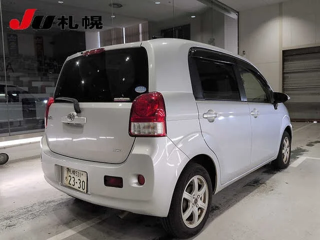 Toyota Porte  с аукциона в Японии