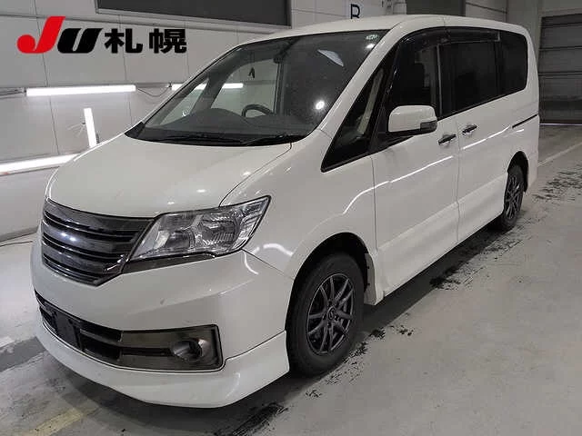 Nissan Serena  с аукциона в Японии