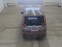 Цена авто Toyota Noah с аукционов Японии, номер кузова ZRR80G, пробег 118 000, оценка 7