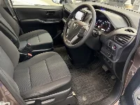 Цена авто Toyota Noah с аукционов Японии, номер кузова ZRR80G, пробег 118 000, оценка 7