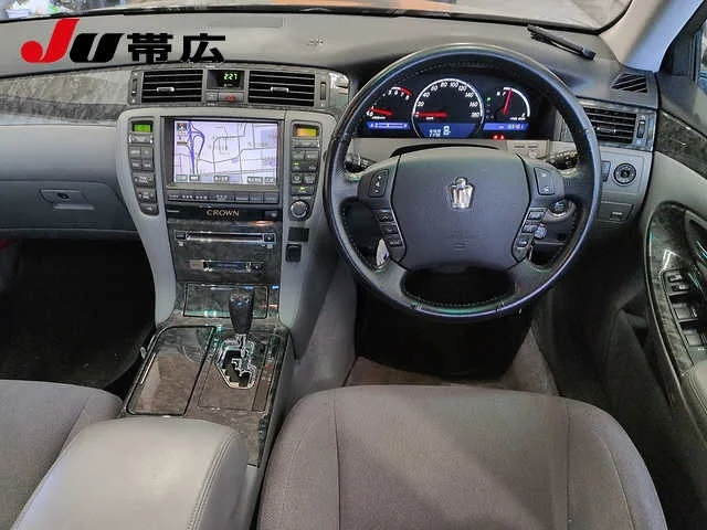 Toyota Crown  с аукциона в Японии