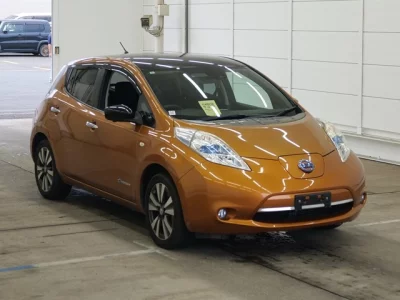 NISSAN LEAF