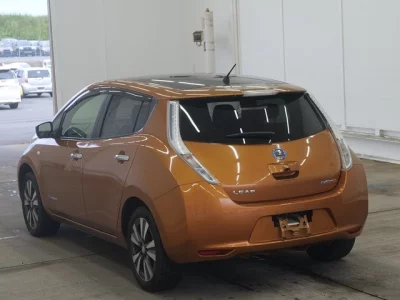 NISSAN LEAF