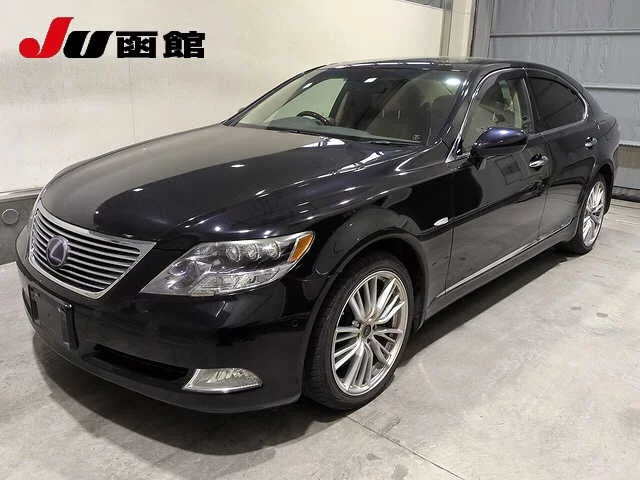 Lexus LS600h  с аукциона в Японии