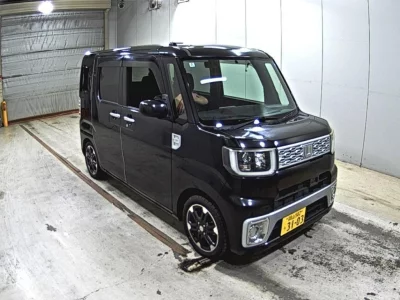 DAIHATSU WAKE