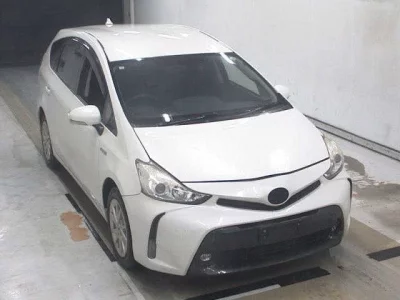 TOYOTA PRIUS ALPHA