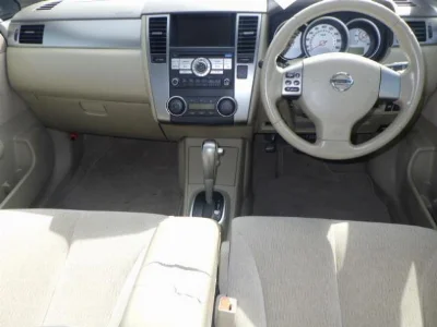 NISSAN TIIDA LATIO
