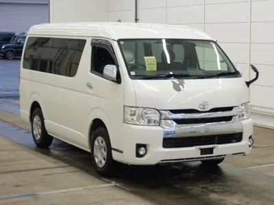 TOYOTA HIACE