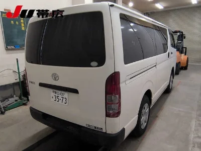 TOYOTA HIACE VAN