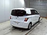 Цена авто Honda Freed Spike с аукционов Японии, номер кузова GB3, пробег 130 000, оценка 2