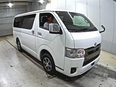 TOYOTA HIACE VAN