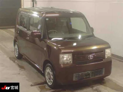TOYOTA PIXIS SPACE