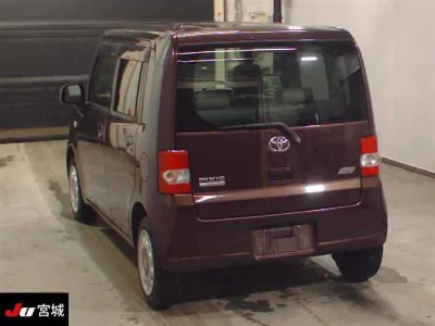 TOYOTA PIXIS SPACE