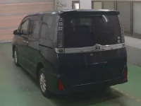Цена авто Toyota Voxy с аукционов Японии, номер кузова ZRR85W, пробег 171 000, оценка 4