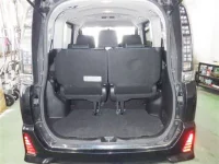 Цена авто Toyota Voxy с аукционов Японии, номер кузова ZRR85W, пробег 171 000, оценка 4