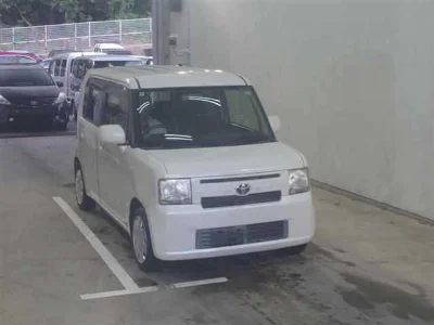 TOYOTA PIXIS SPACE