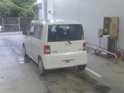 TOYOTA PIXIS SPACE