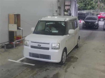 TOYOTA PIXIS SPACE