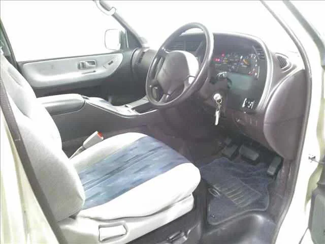 Nissan Largo  с аукциона в Японии