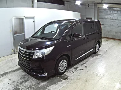 TOYOTA NOAH